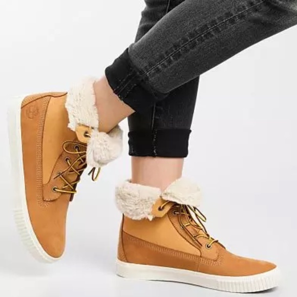 NEW Timberland Women's Timberland Women's Skyla Bay Fleece Fold-Down sz 11 - Picture 3 of 17